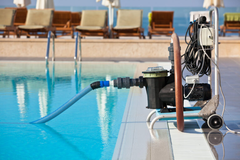 Filtration inefficace : pourquoi ma pompe tourne mais l’eau reste sale ?